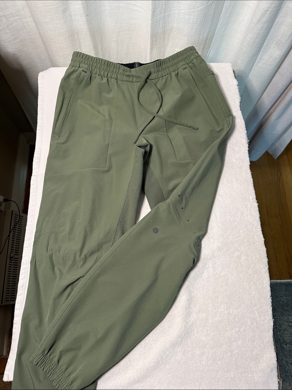 lululemon athletica Men's Olive Green Joggers